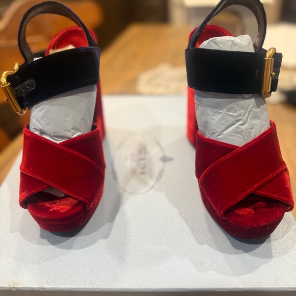 Prada shoes size 7 - Picture 2 of 8